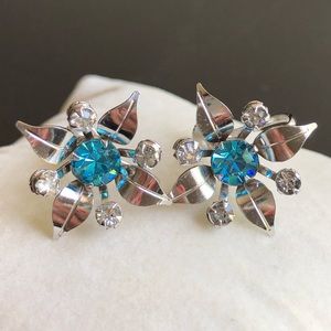 1950’s B.N. signed Rhinestones Flower Earrings
